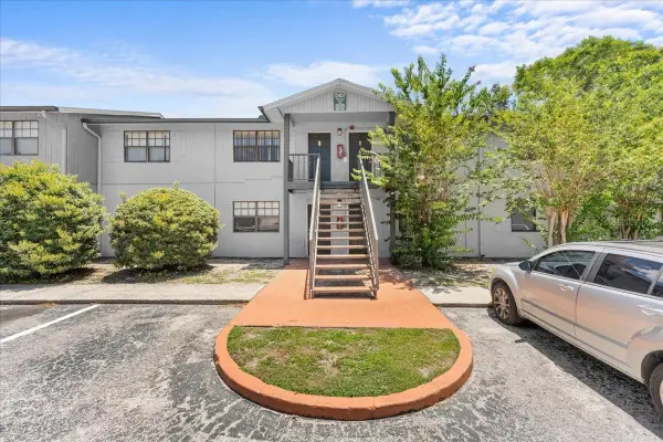12407 Oak Cedar Place #202, TAMPA, FL 33612