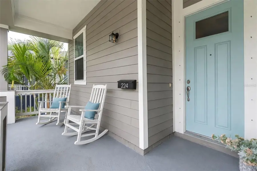 224 NE Jefferson Circle N, Saint Petersburg, FL 33702 - #2