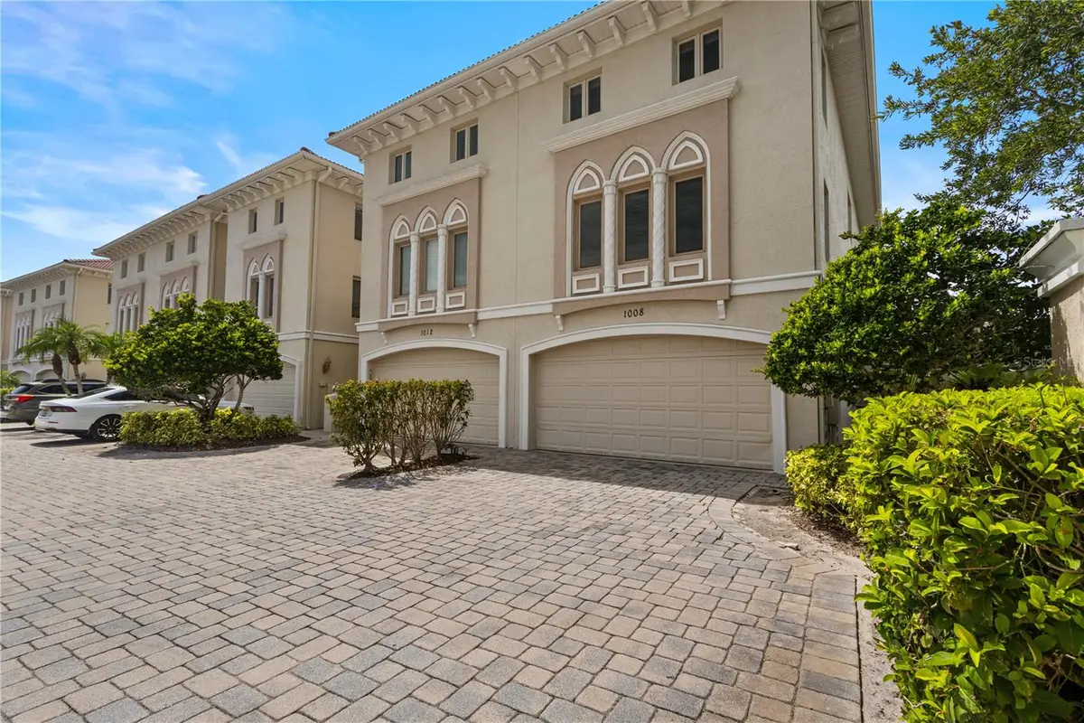 1008 Paseo Del Rio Ne, Saint Petersburg, FL 33702 - #1