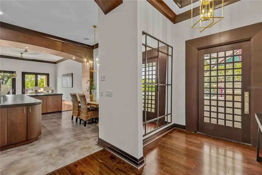 1008 Paseo Del Rio Ne, Saint Petersburg, FL 33702 - #3