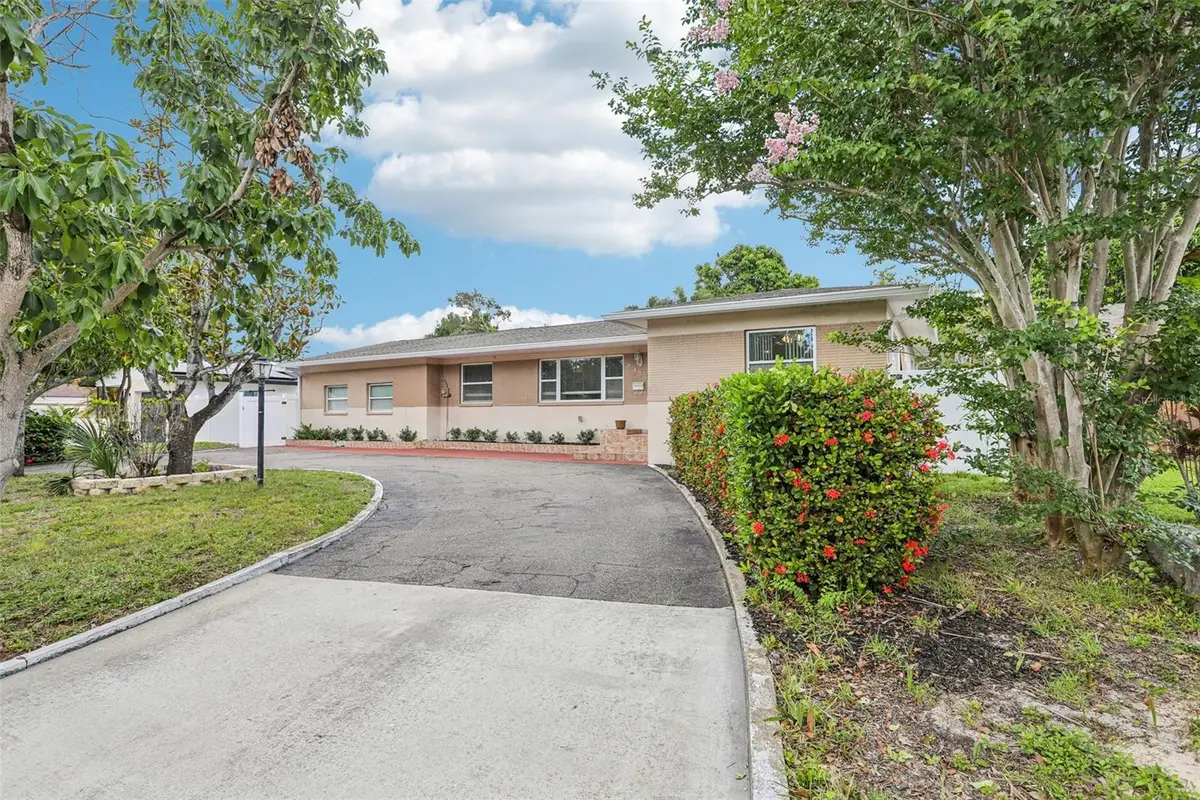 2709 49th Street N, Saint Petersburg, FL 33710 - #1