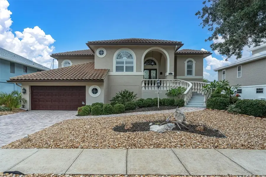 2853 Seabreeze Drive S, Gulfport, FL 33707 - #2