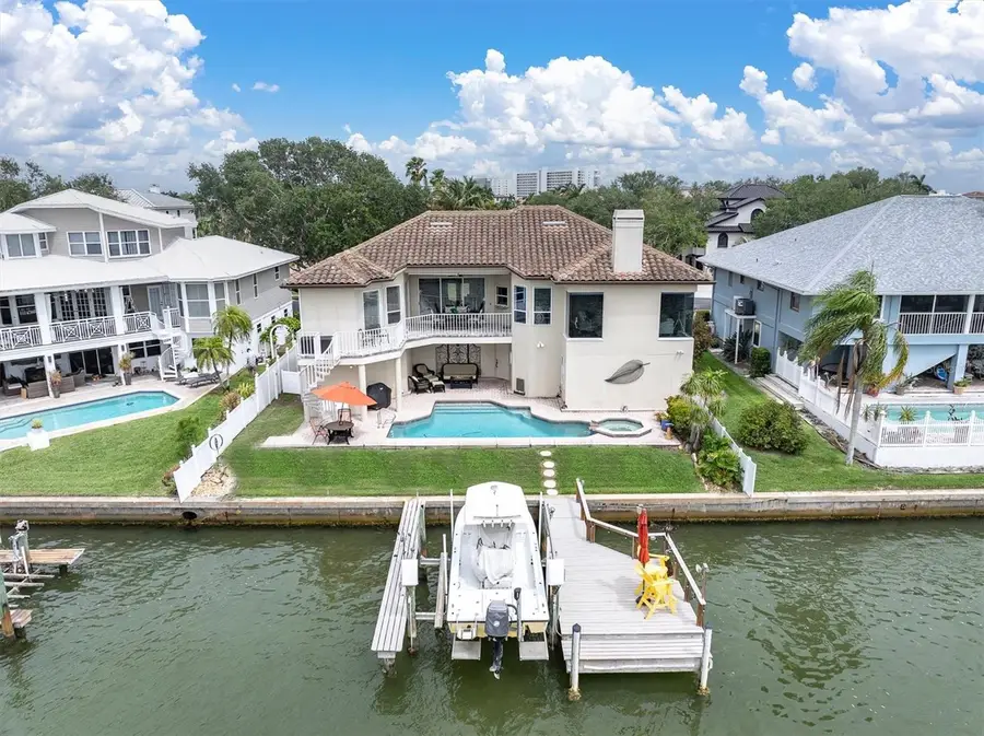 2853 Seabreeze Drive S, Gulfport, FL 33707 - #3
