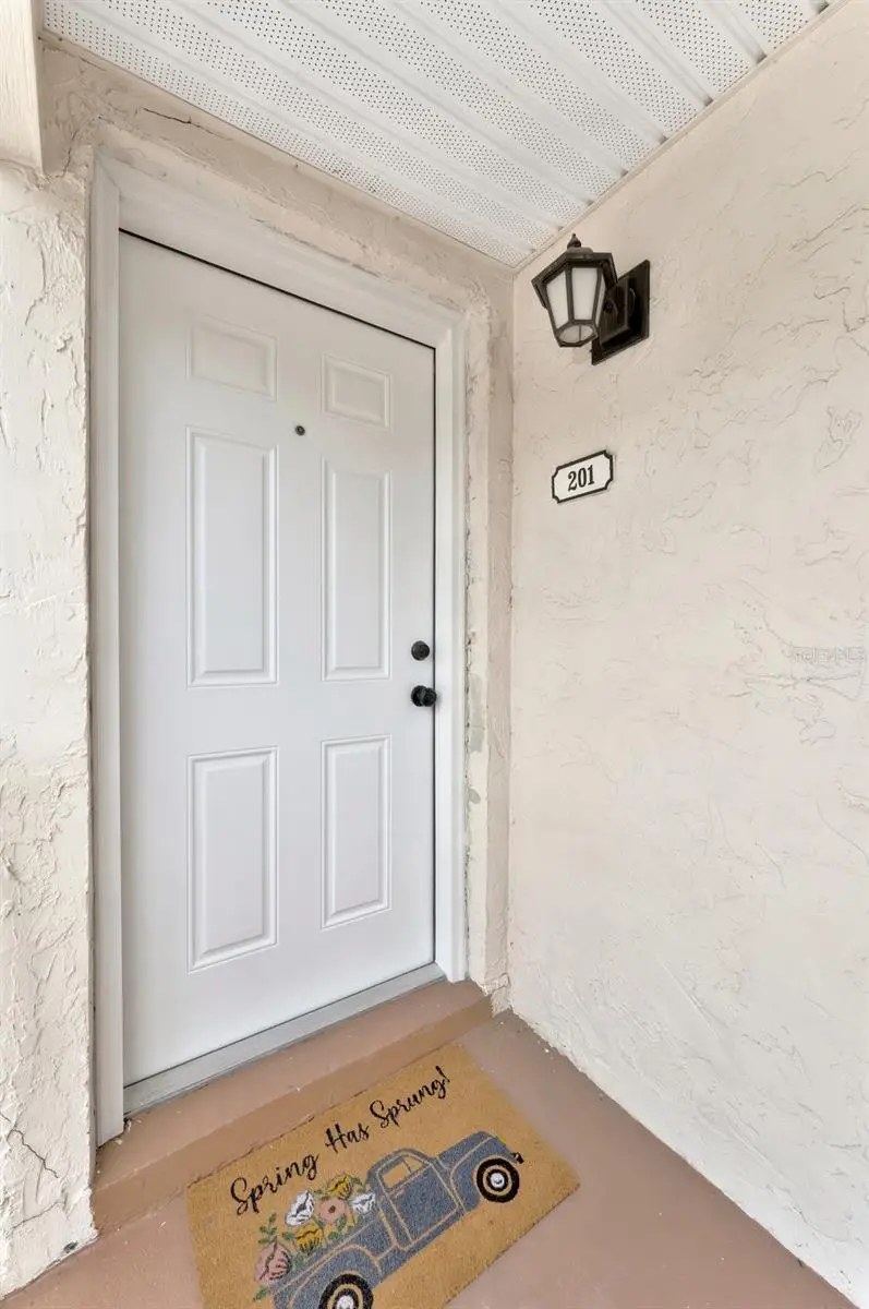 592 100th Avenue N #201, Saint Petersburg, FL 33702 - #2