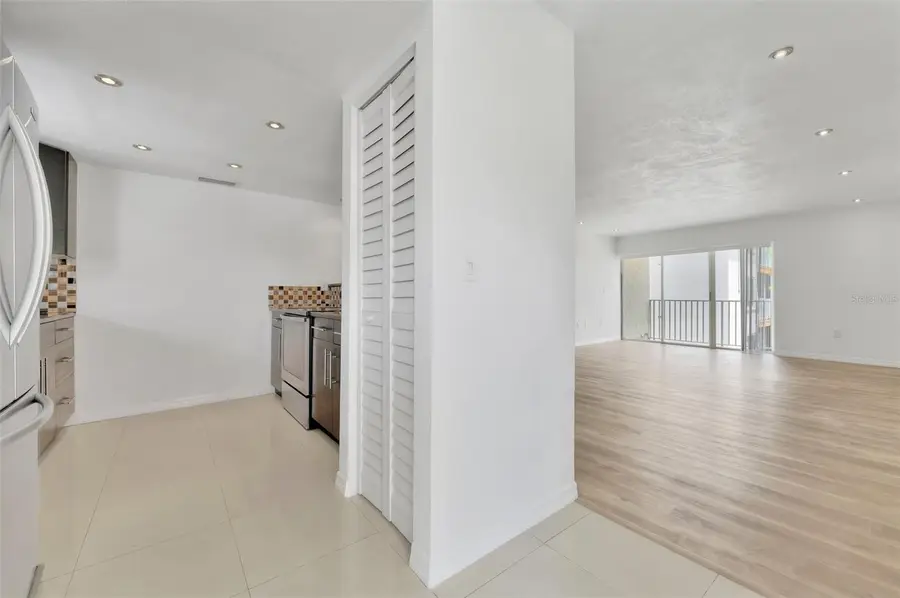 592 100th Avenue N #201, Saint Petersburg, FL 33702 - #3