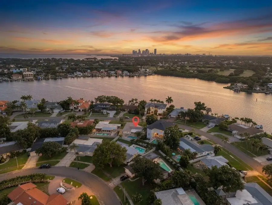 1022 Eden Isle Drive Ne, Saint Petersburg, FL 33704 - #2