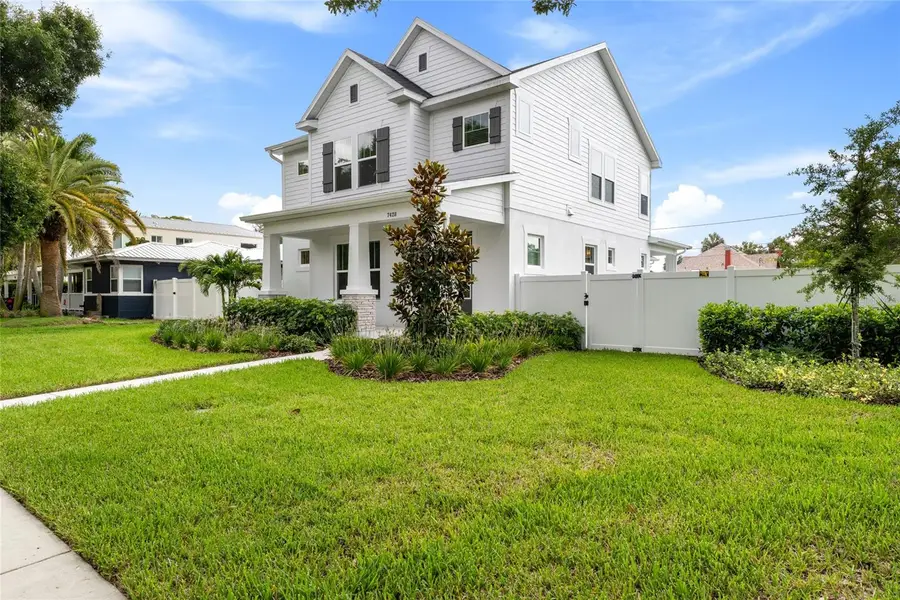 7428 Burlington Avenue N, Saint Petersburg, FL 33710 - #3