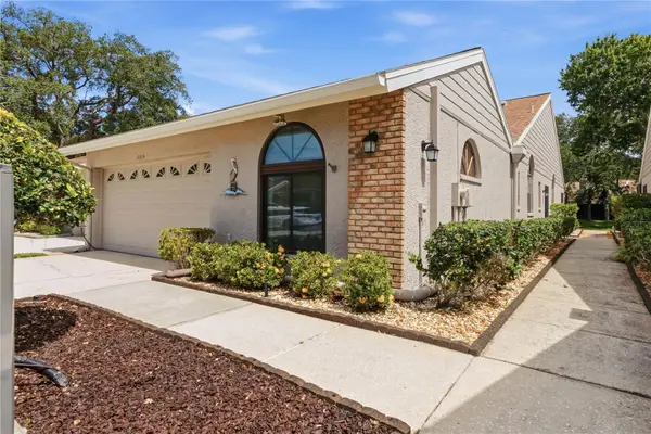 5515 Salem Square Drive S, PALM HARBOR, FL 34685