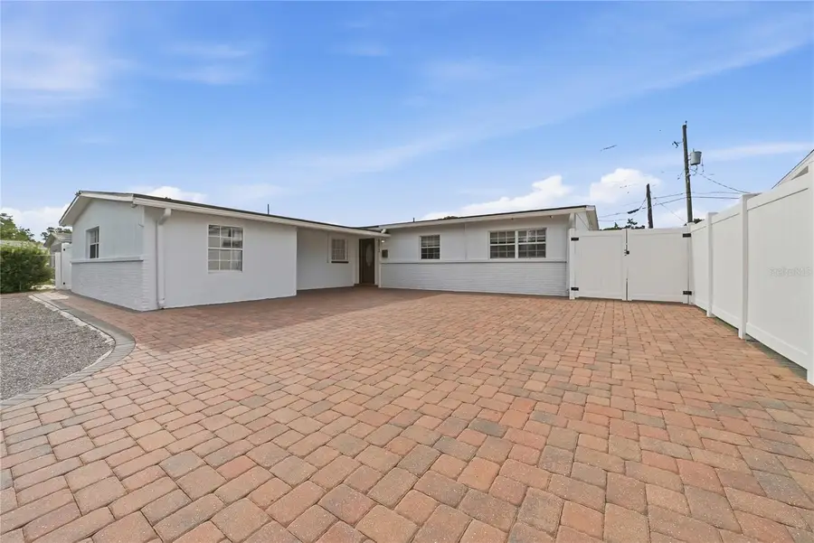 6033 Ambassador Drive, Tampa, FL 33615 - #3