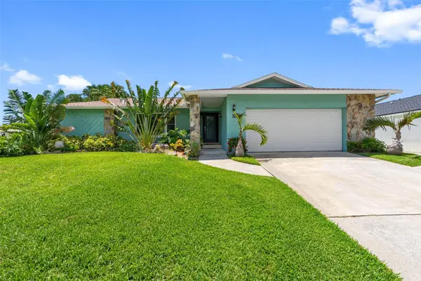 7992 Bayshore Drive, SEMINOLE, FL 33776