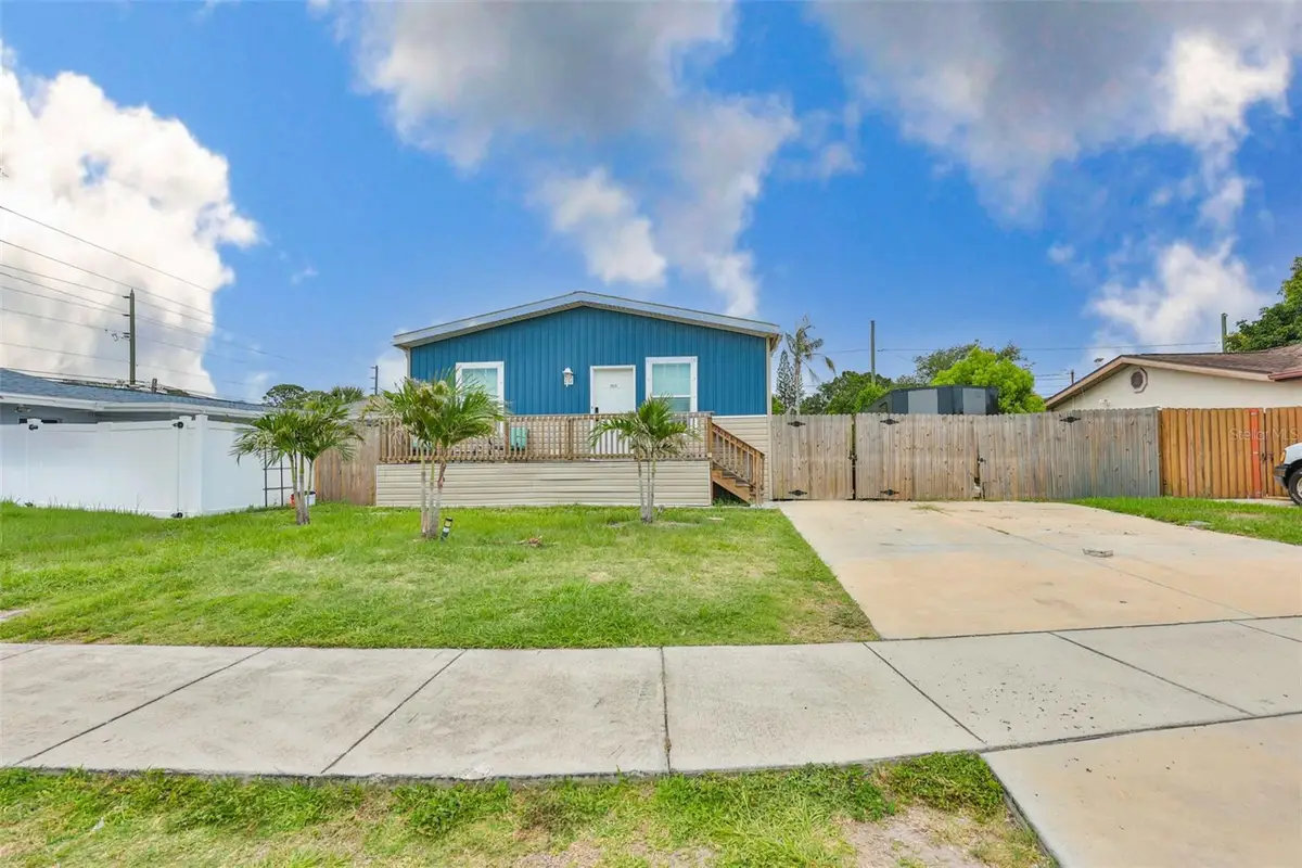 1169 8th Avenue Ne, Largo, FL 33770 - #1