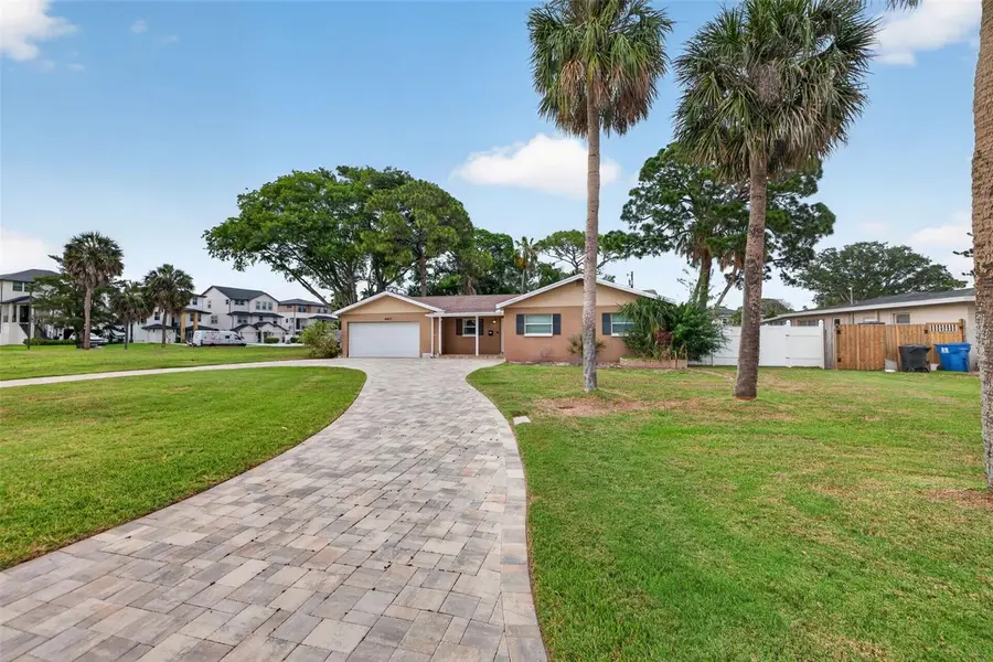 4627 Venetian Boulevard Ne, Saint Petersburg, FL 33704 - #3