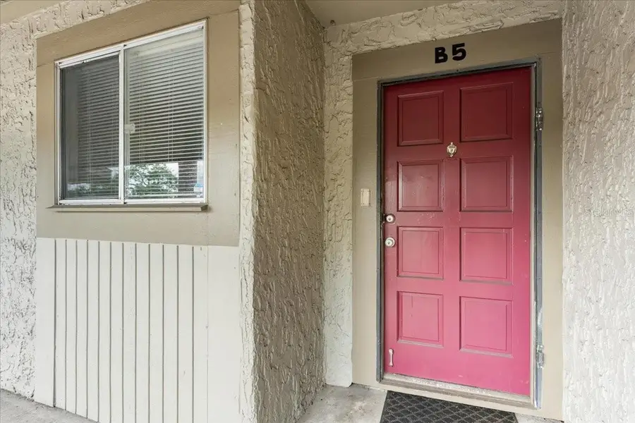 6332 Newtown Circle #32B5, Tampa, FL 33615 - #3