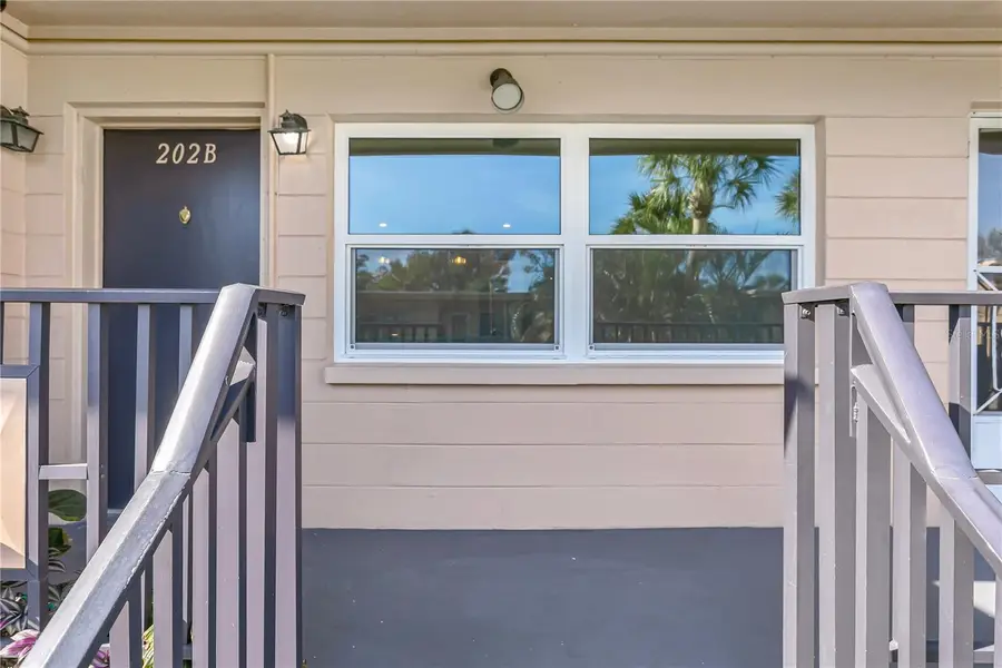 216 36th Avenue N #202B, Saint Petersburg, FL 33704 - #3