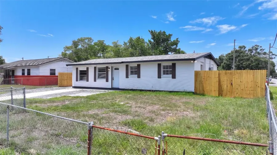 8204 Allamanda Avenue, Tampa, FL 33619 - #3