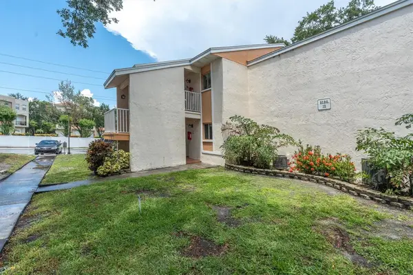 675 99th Avenue N #102, ST PETERSBURG, FL 33702