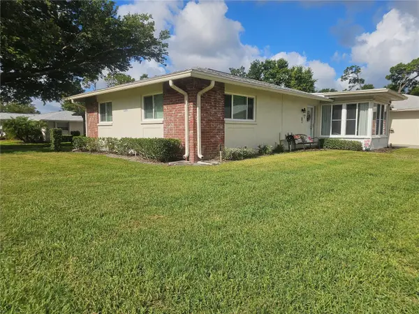 1009 Queen Anne Drive #B, PALM HARBOR, FL 34684