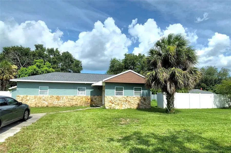 709 E 119th Avenue, Tampa, FL 33612 - #2