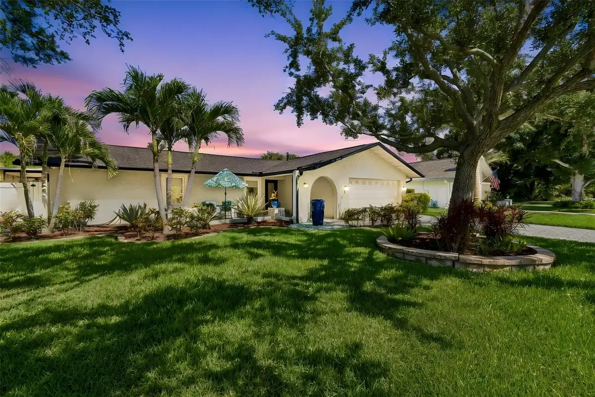 725 Del Oro Drive, Safety Harbor, FL 34695 - #1