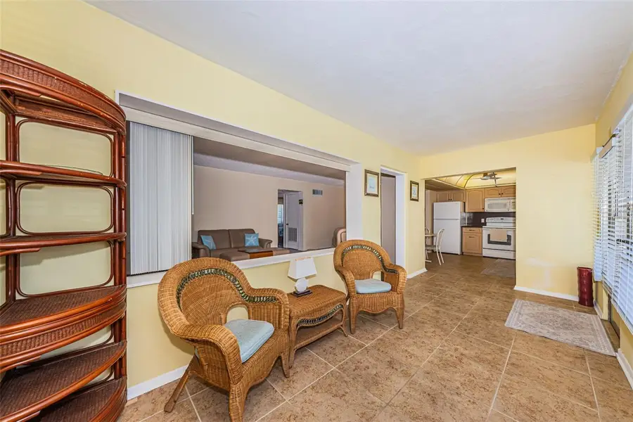 4700 Cove Circle #208, Saint Petersburg, FL 33708 - #2