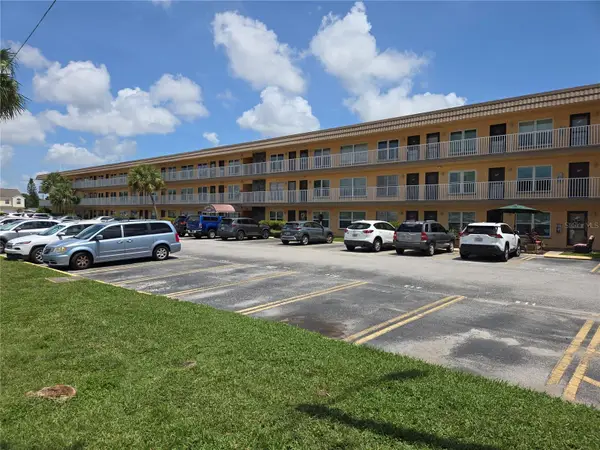 6400 46th Avenue N #305, KENNETH CITY, FL 33709
