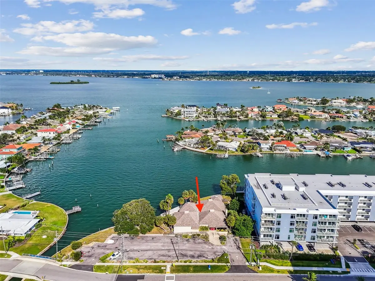 425 Island Way, Clearwater, FL 33767 - #1