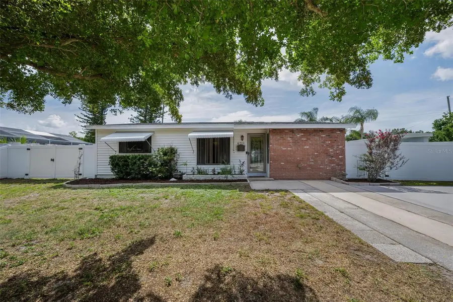 6701 Orchard Drive N, Saint Petersburg, FL 33702 - #2