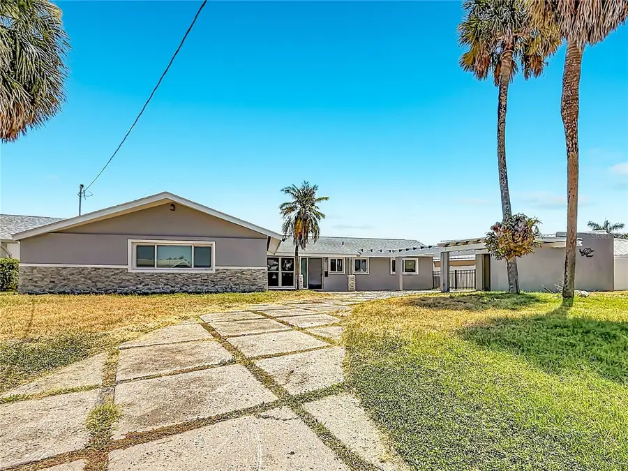 7905 11th Avenue S, Saint Petersburg, FL 33707 - #3
