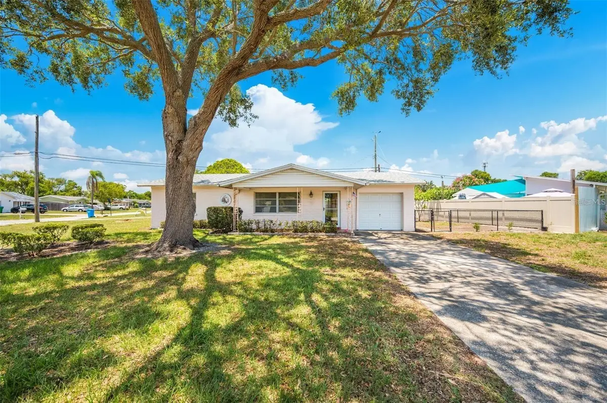 10833 111th Place N, Seminole, FL 33778 - #1