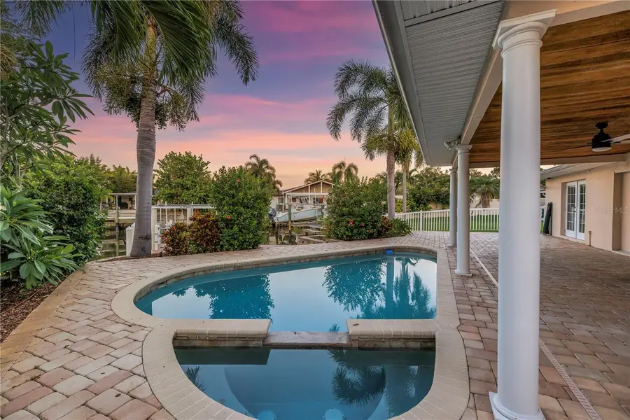 1820 Tanglewood Drive Ne, Saint Petersburg, FL 33702 - #2