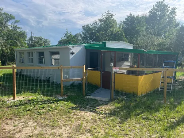 20456 SE 140th Street, UMATILLA, FL 32784