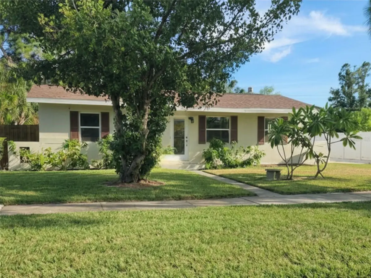 870 86th Avenue N, Saint Petersburg, FL 33702 - #1