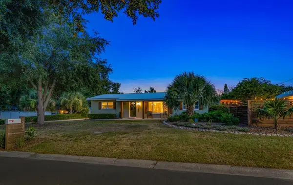 1333 Bayview Drive, CLEARWATER, FL 33756