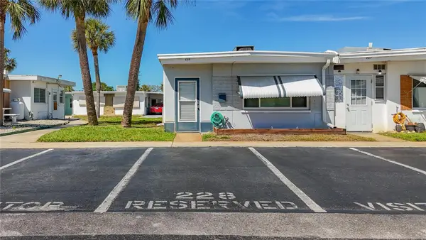 250 Rosery Road Nw #228, LARGO, FL 33770