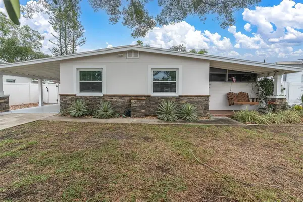 4201 Des Moines Street Ne, ST PETERSBURG, FL 33703