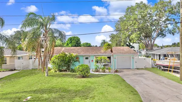 9472 Treasure Lane Ne, ST PETERSBURG, FL 33702