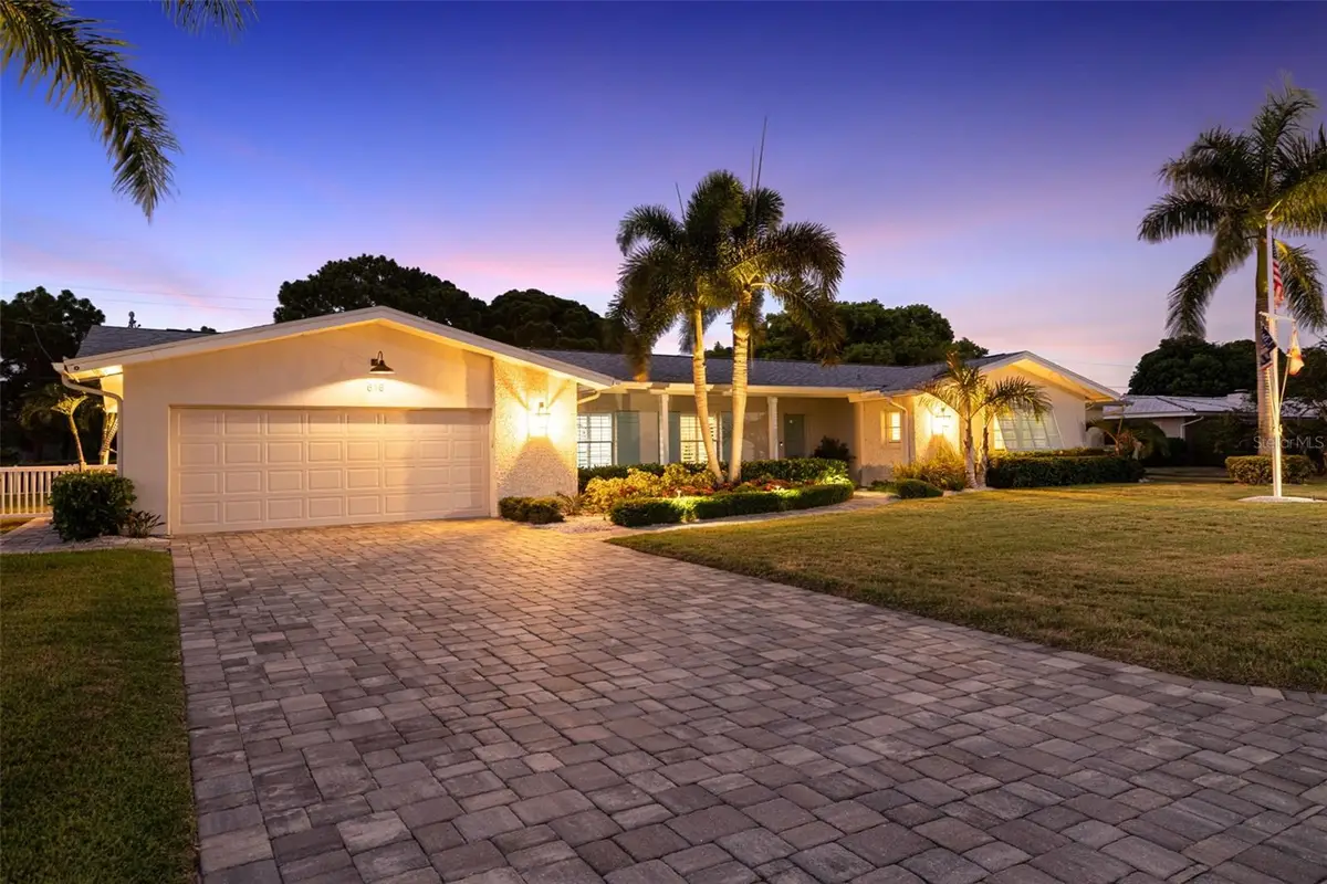 616 Pineland Avenue, Belleair, FL 33756 - #1