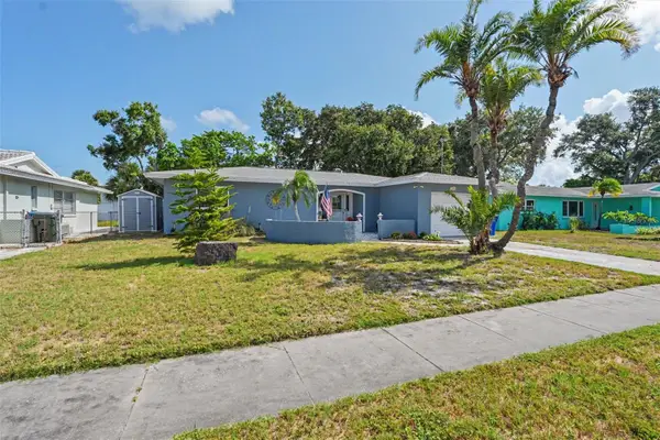 13651 Imperial Grove Drive N, LARGO, FL 33774