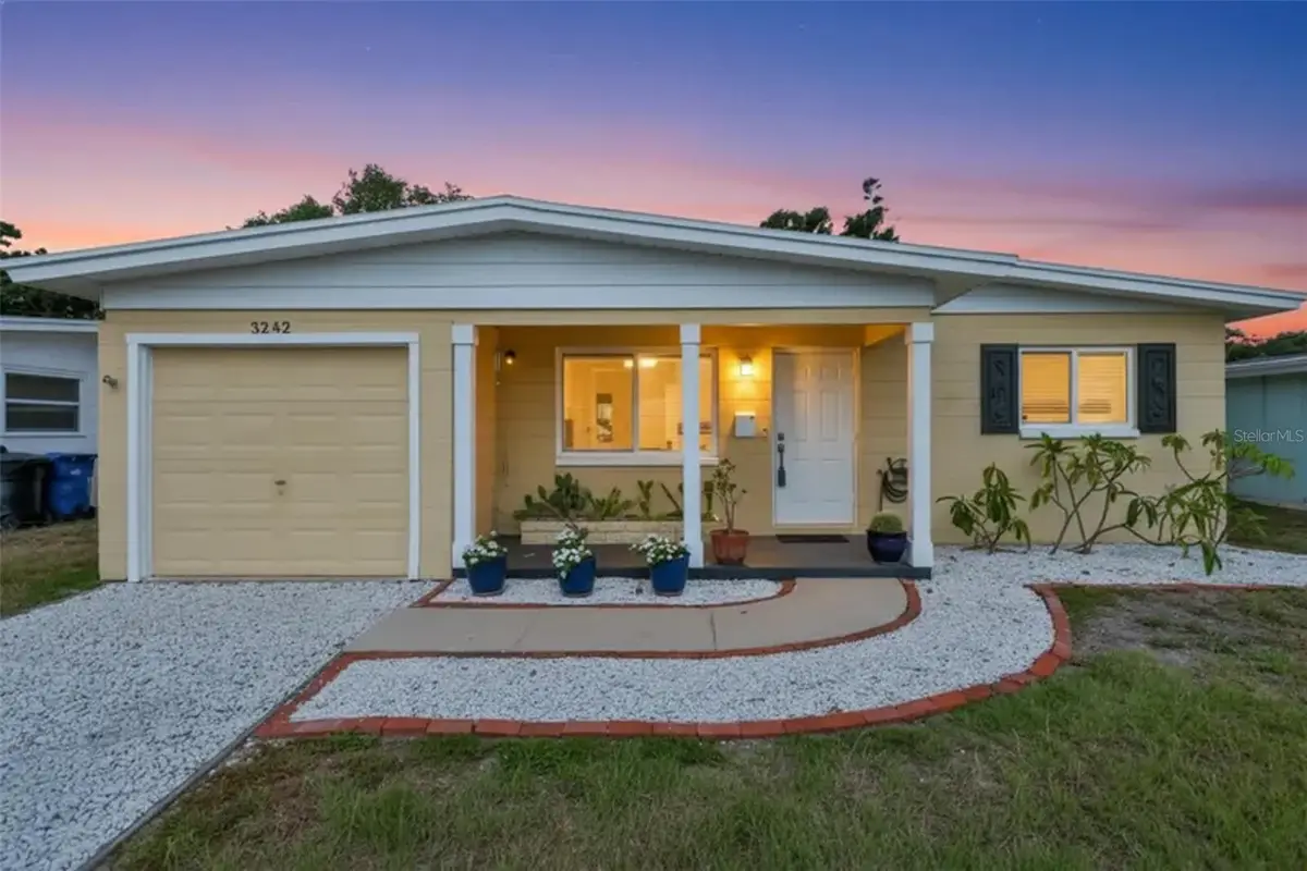 3242 Kingston Street N, Saint Petersburg, FL 33713 - #1