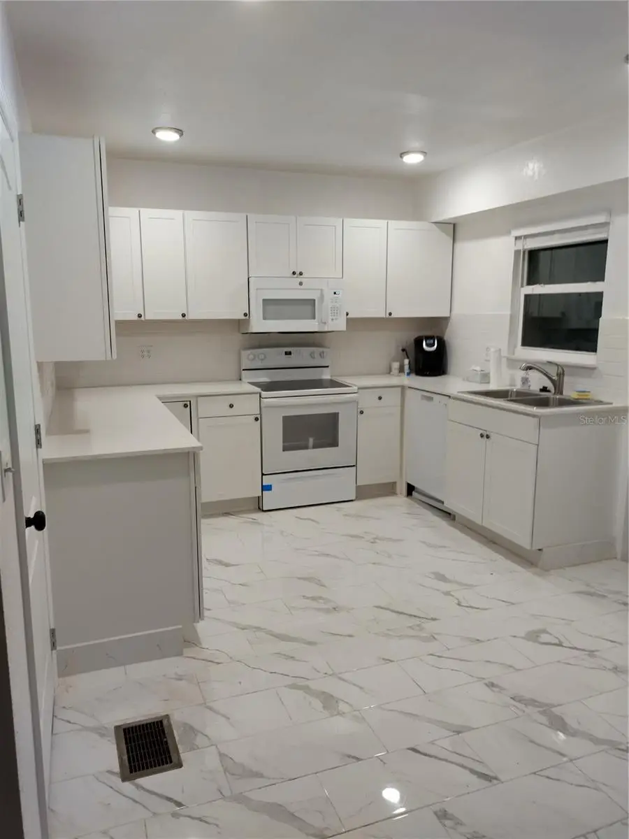 405 S Ridgewood Avenue, Daytona Beach, FL 32114 - #3