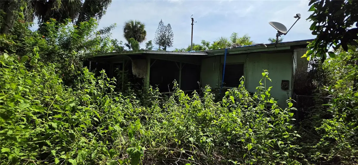 186 Crescent Lake Drive, North Fort Myers, FL 33917 - #1