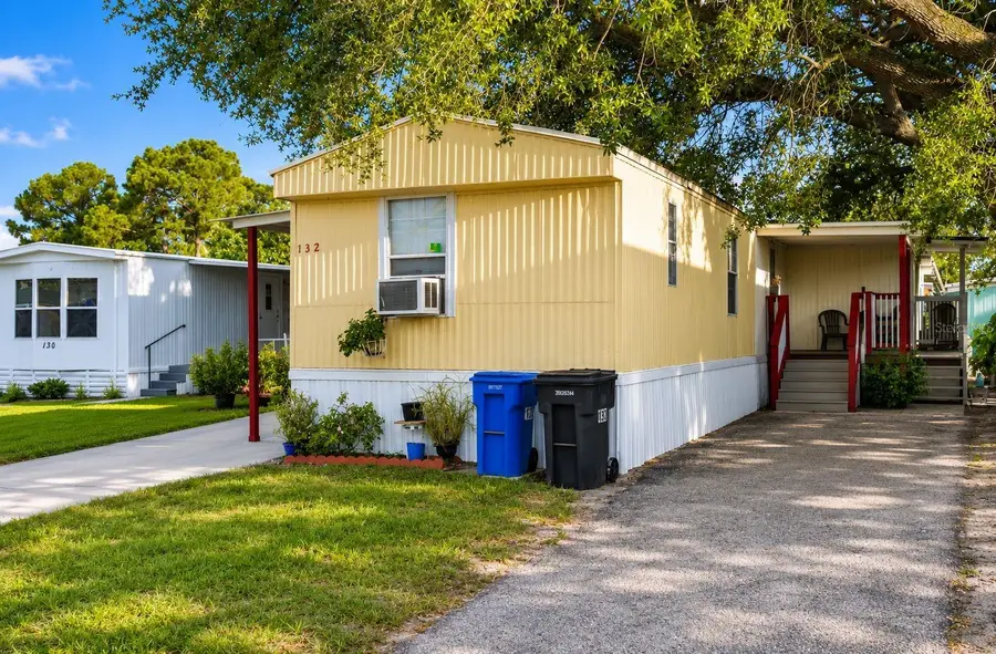 132 Newbury Drive, Tampa, FL 33615 - #2