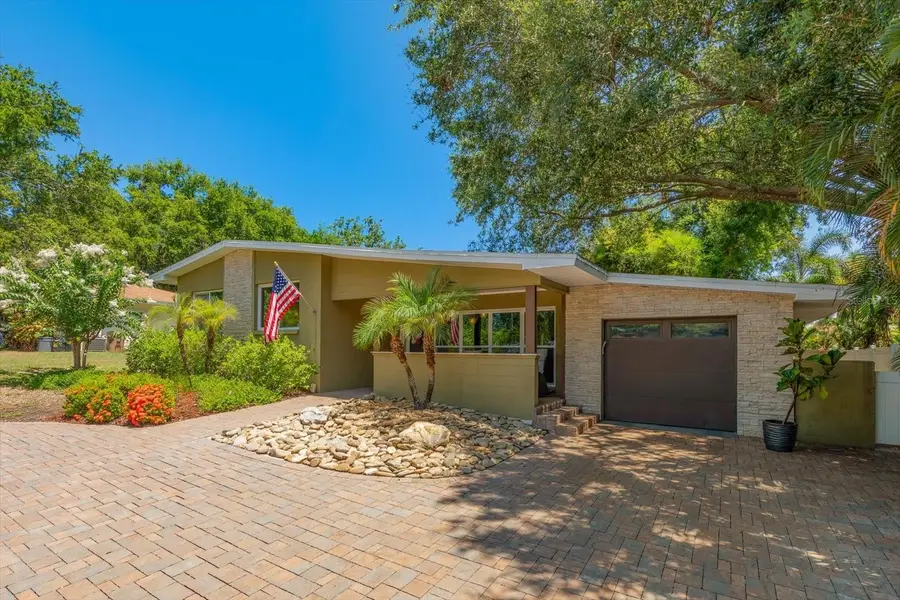 308 Barbara Circle, Belleair, FL 33756 - #2