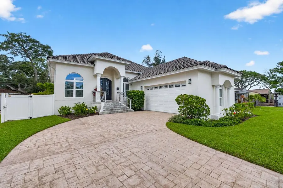 815 59th Avenue Ne, Saint Petersburg, FL 33703 - #2