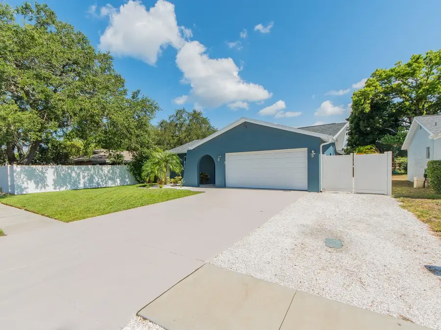 2321 Maben Avenue, Palm Harbor, FL 34683 - #2