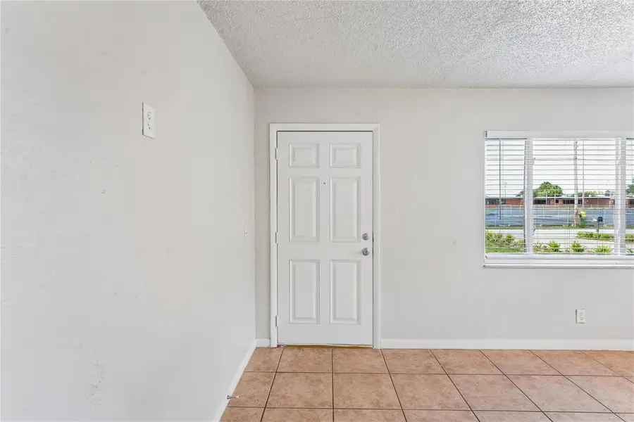 6229 50th Avenue N, Saint Petersburg, FL 33709 - #3