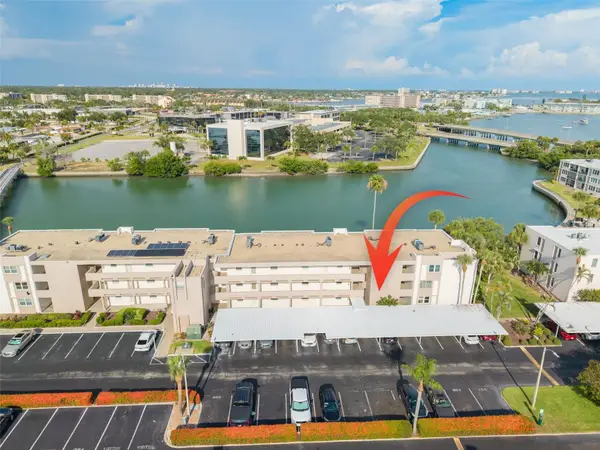 7425 Bay Island Drive S #107, ST PETERSBURG, FL 33707