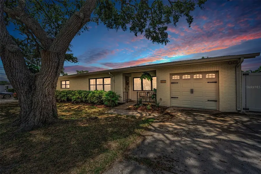6710 32nd Avenue N, Saint Petersburg, FL 33710 - #2