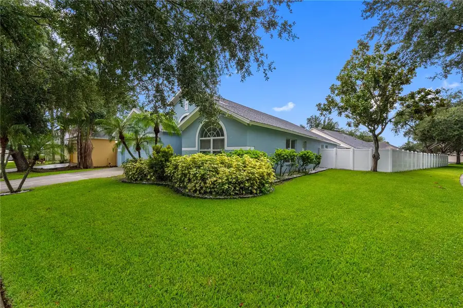 3306 Pin Oak Lane, Tampa, FL 33618 - #2