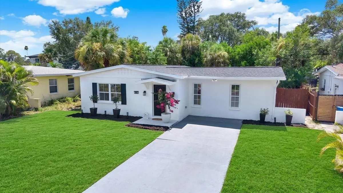 4200 Huntington Street Ne, Saint Petersburg, FL 33703 - #1